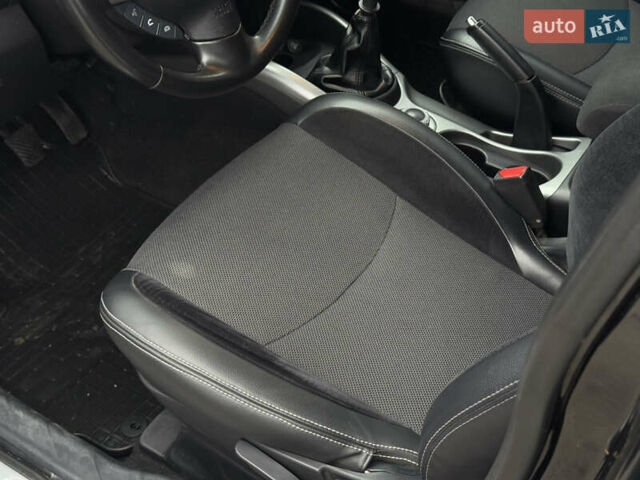 Чорний Міцубісі Аутлендер, об'ємом двигуна 1.97 л та пробігом 276 тис. км за 9200 $, фото 21 на Automoto.ua