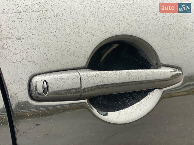 Черный Мицубиси Аутлендер, объемом двигателя 2.2 л и пробегом 227 тыс. км за 10700 $, фото 19 на Automoto.ua