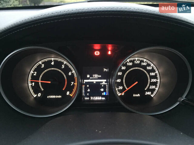 Черный Мицубиси Аутлендер, объемом двигателя 2.36 л и пробегом 315 тыс. км за 9700 $, фото 8 на Automoto.ua
