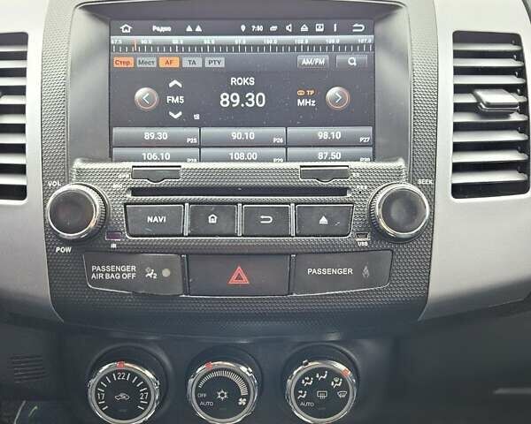 Чорний Міцубісі Аутлендер, об'ємом двигуна 2.4 л та пробігом 70 тис. км за 13000 $, фото 23 на Automoto.ua