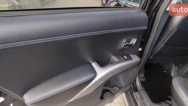 Черный Мицубиси Аутлендер, объемом двигателя 2 л и пробегом 210 тыс. км за 10600 $, фото 13 на Automoto.ua