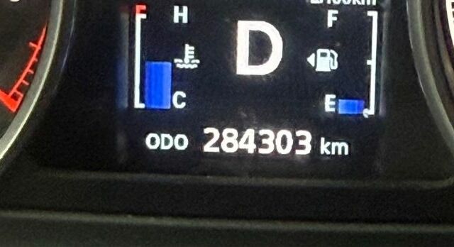 Чорний Міцубісі Аутлендер, об'ємом двигуна 0 л та пробігом 240 тис. км за 9800 $, фото 5 на Automoto.ua