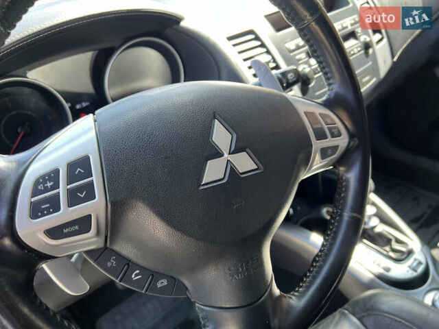 Чорний Міцубісі Аутлендер, об'ємом двигуна 2.2 л та пробігом 214 тис. км за 10600 $, фото 15 на Automoto.ua