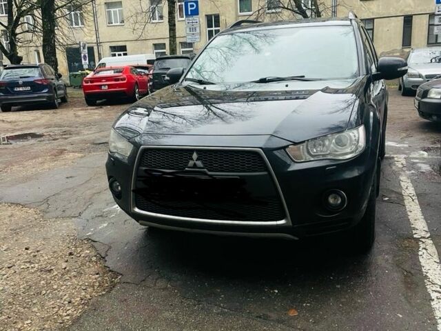 Чорний Міцубісі Аутлендер, об'ємом двигуна 0 л та пробігом 240 тис. км за 9800 $, фото 4 на Automoto.ua