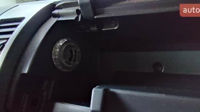 Черный Мицубиси Аутлендер, объемом двигателя 2 л и пробегом 210 тыс. км за 10600 $, фото 27 на Automoto.ua