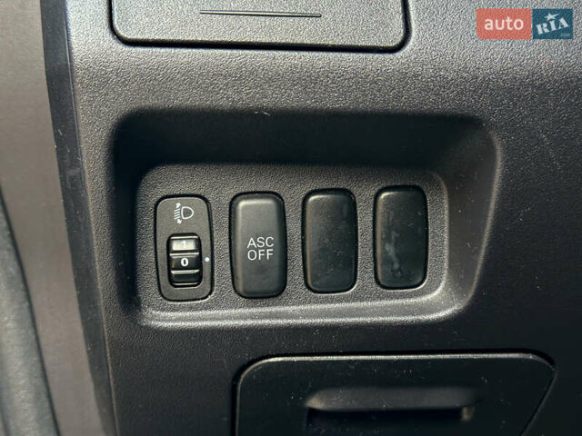 Черный Мицубиси Аутлендер, объемом двигателя 2.2 л и пробегом 226 тыс. км за 11500 $, фото 75 на Automoto.ua