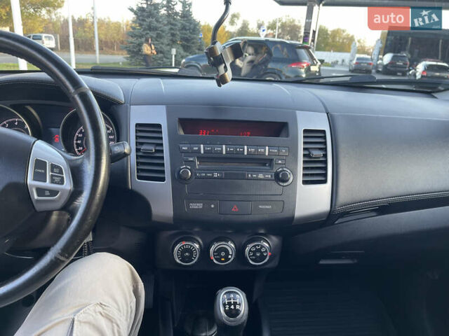 Чорний Міцубісі Аутлендер, об'ємом двигуна 2.4 л та пробігом 93 тис. км за 12500 $, фото 15 на Automoto.ua