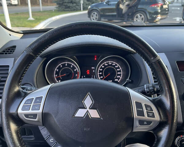 Чорний Міцубісі Аутлендер, об'ємом двигуна 2.4 л та пробігом 93 тис. км за 12500 $, фото 16 на Automoto.ua