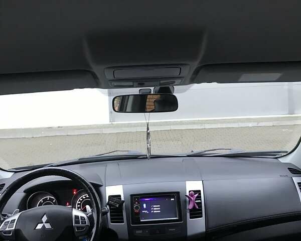 Чорний Міцубісі Аутлендер, об'ємом двигуна 2.18 л та пробігом 295 тис. км за 10900 $, фото 9 на Automoto.ua