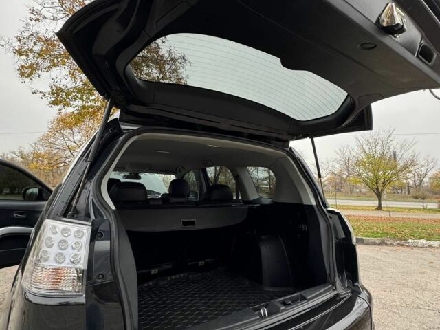 Черный Мицубиси Аутлендер, объемом двигателя 2.2 л и пробегом 253 тыс. км за 12500 $, фото 10 на Automoto.ua