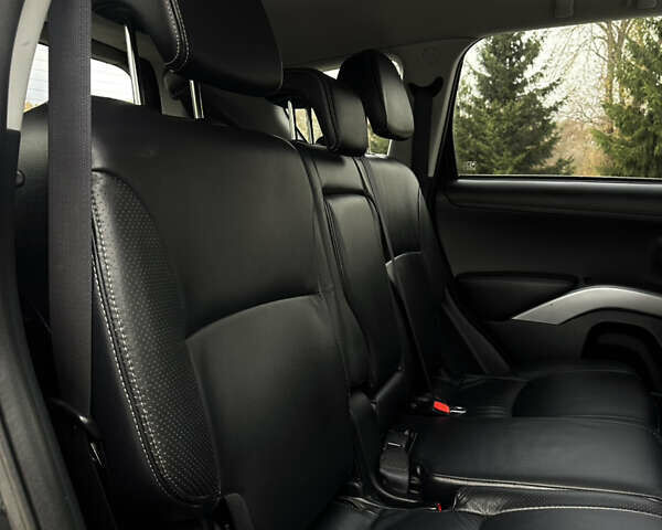 Міцубісі Аутлендер 2011 у Бердичеве на Automoto.ua Чорний Міцубісі Аутлендер, об'ємом двигуна 2.2 л та пробігом 237 тис. км за 11499 $, фото 66 на Automoto.ua