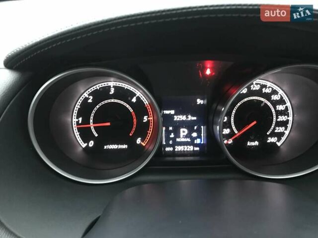 Чорний Міцубісі Аутлендер, об'ємом двигуна 2.18 л та пробігом 295 тис. км за 10900 $, фото 13 на Automoto.ua