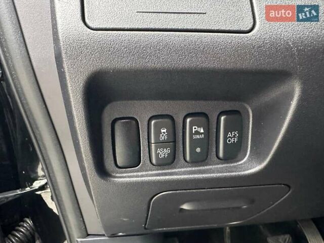 Черный Мицубиси Аутлендер, объемом двигателя 2.2 л и пробегом 226 тыс. км за 10750 $, фото 31 на Automoto.ua