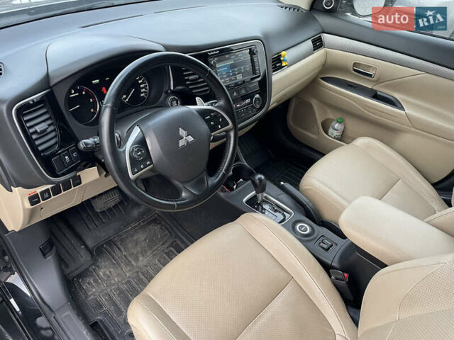Чорний Міцубісі Аутлендер, об'ємом двигуна 2.27 л та пробігом 203 тис. км за 12600 $, фото 9 на Automoto.ua