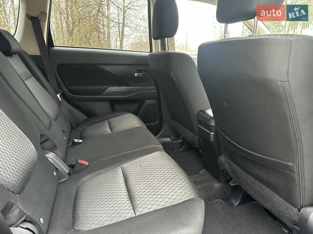 Чорний Міцубісі Аутлендер, об'ємом двигуна 2.2 л та пробігом 176 тис. км за 13500 $, фото 30 на Automoto.ua