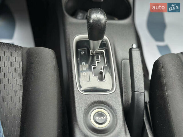 Чорний Міцубісі Аутлендер, об'ємом двигуна 2.2 л та пробігом 176 тис. км за 13500 $, фото 18 на Automoto.ua