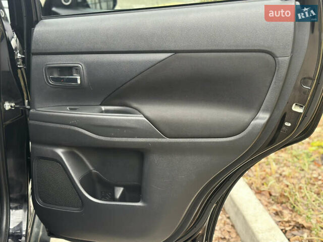 Чорний Міцубісі Аутлендер, об'ємом двигуна 2.2 л та пробігом 176 тис. км за 13500 $, фото 29 на Automoto.ua