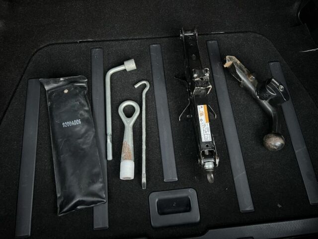 Черный Мицубиси Аутлендер, объемом двигателя 2.3 л и пробегом 124 тыс. км за 11999 $, фото 21 на Automoto.ua