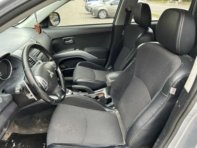 Черный Мицубиси Аутлендер, объемом двигателя 2 л и пробегом 250 тыс. км за 4850 $, фото 8 на Automoto.ua