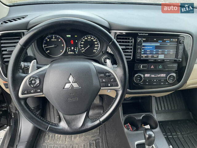 Чорний Міцубісі Аутлендер, об'ємом двигуна 2.27 л та пробігом 203 тис. км за 12600 $, фото 10 на Automoto.ua