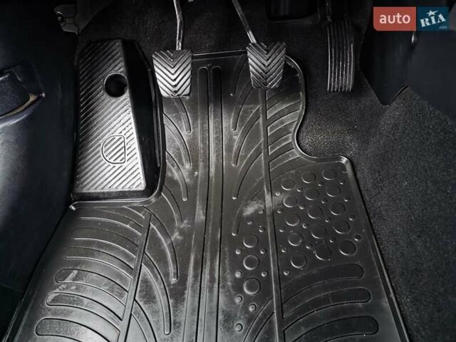 Черный Мицубиси Аутлендер, объемом двигателя 2.2 л и пробегом 188 тыс. км за 10999 $, фото 65 на Automoto.ua