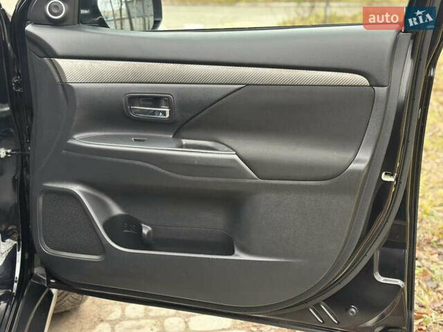 Чорний Міцубісі Аутлендер, об'ємом двигуна 2.2 л та пробігом 176 тис. км за 13500 $, фото 28 на Automoto.ua