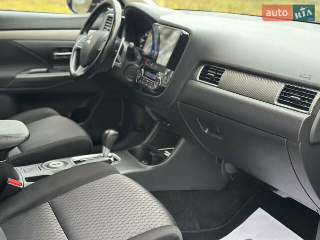 Чорний Міцубісі Аутлендер, об'ємом двигуна 2.2 л та пробігом 176 тис. км за 13500 $, фото 31 на Automoto.ua