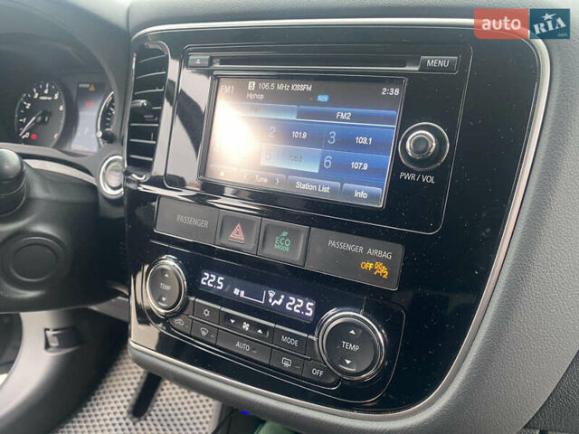 Черный Мицубиси Аутлендер, объемом двигателя 2.4 л и пробегом 150 тыс. км за 13700 $, фото 7 на Automoto.ua