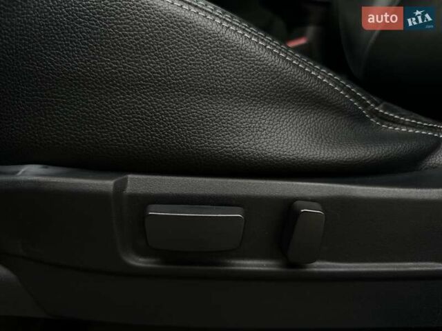 Чорний Міцубісі Аутлендер, об'ємом двигуна 2 л та пробігом 213 тис. км за 13888 $, фото 12 на Automoto.ua