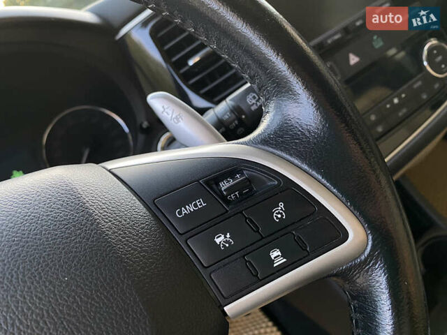 Черный Мицубиси Аутлендер, объемом двигателя 2.27 л и пробегом 241 тыс. км за 14400 $, фото 61 на Automoto.ua