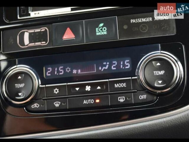 Черный Мицубиси Аутлендер, объемом двигателя 2.27 л и пробегом 236 тыс. км за 13600 $, фото 49 на Automoto.ua