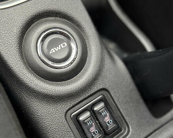 Міцубісі Аутлендер 2013 у Броварах на Automoto.ua Чорний Міцубісі Аутлендер, об'ємом двигуна 2.36 л та пробігом 168 тис. км за 11700 $, фото 14 на Automoto.ua