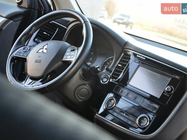 Чорний Міцубісі Аутлендер, об'ємом двигуна 2.2 л та пробігом 237 тис. км за 12550 $, фото 54 на Automoto.ua