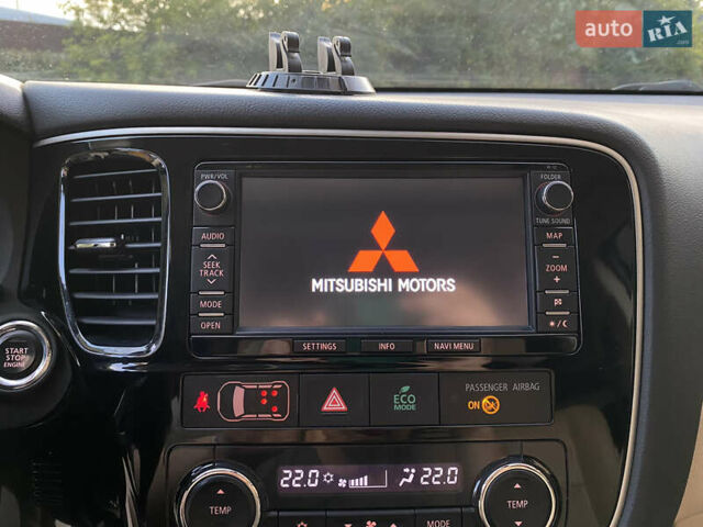 Черный Мицубиси Аутлендер, объемом двигателя 2.27 л и пробегом 241 тыс. км за 14400 $, фото 71 на Automoto.ua
