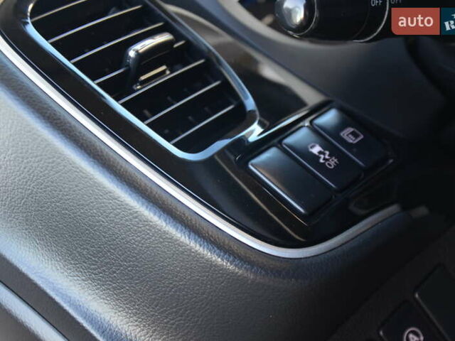 Чорний Міцубісі Аутлендер, об'ємом двигуна 2.2 л та пробігом 237 тис. км за 12550 $, фото 69 на Automoto.ua