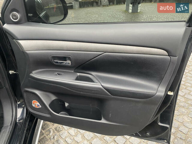 Черный Мицубиси Аутлендер, объемом двигателя 2.27 л и пробегом 280 тыс. км за 11808 $, фото 12 на Automoto.ua