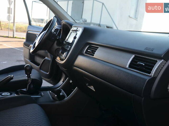 Чорний Міцубісі Аутлендер, об'ємом двигуна 2.2 л та пробігом 237 тис. км за 12550 $, фото 60 на Automoto.ua