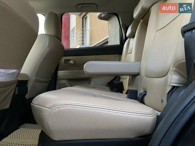 Черный Мицубиси Аутлендер, объемом двигателя 2.27 л и пробегом 241 тыс. км за 14400 $, фото 46 на Automoto.ua