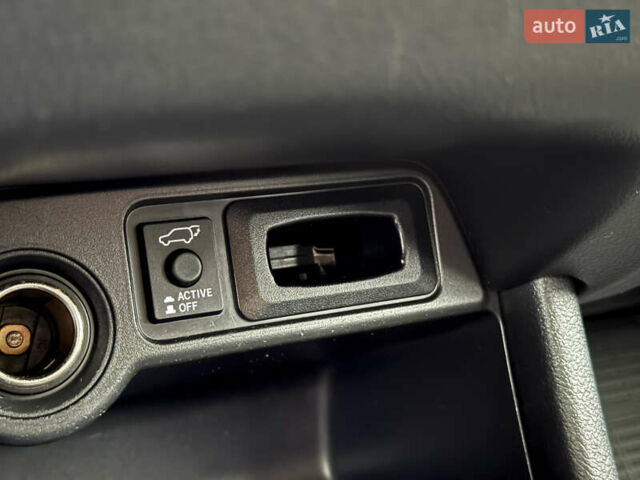 Черный Мицубиси Аутлендер, объемом двигателя 2.2 л и пробегом 250 тыс. км за 12750 $, фото 25 на Automoto.ua