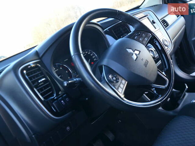 Чорний Міцубісі Аутлендер, об'ємом двигуна 2.2 л та пробігом 237 тис. км за 12550 $, фото 43 на Automoto.ua