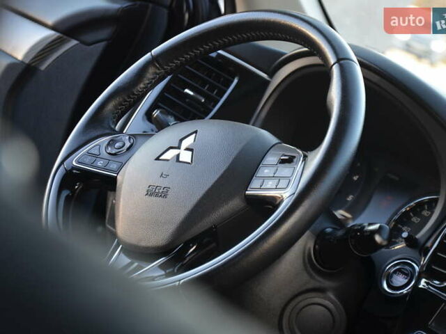 Чорний Міцубісі Аутлендер, об'ємом двигуна 2.2 л та пробігом 237 тис. км за 12550 $, фото 55 на Automoto.ua