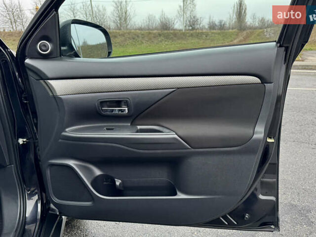 Черный Мицубиси Аутлендер, объемом двигателя 2.2 л и пробегом 250 тыс. км за 12750 $, фото 34 на Automoto.ua