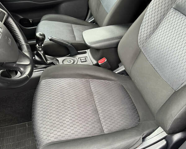 Черный Мицубиси Аутлендер, объемом двигателя 2.2 л и пробегом 250 тыс. км за 12750 $, фото 18 на Automoto.ua