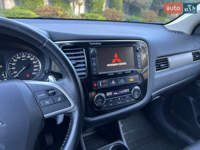 Черный Мицубиси Аутлендер, объемом двигателя 2 л и пробегом 190 тыс. км за 12500 $, фото 31 на Automoto.ua