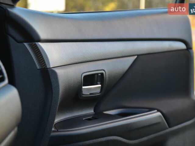 Чорний Міцубісі Аутлендер, об'ємом двигуна 2.2 л та пробігом 237 тис. км за 12550 $, фото 42 на Automoto.ua