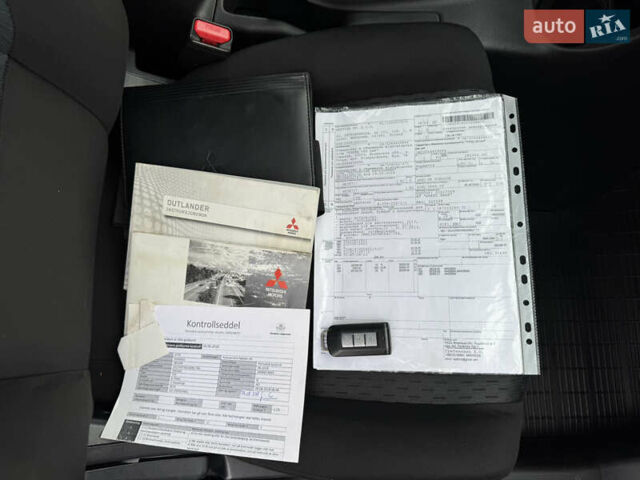 Черный Мицубиси Аутлендер, объемом двигателя 2.2 л и пробегом 250 тыс. км за 12750 $, фото 46 на Automoto.ua