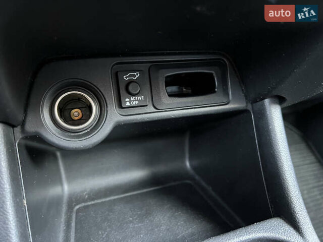 Черный Мицубиси Аутлендер, объемом двигателя 2 л и пробегом 190 тыс. км за 12500 $, фото 33 на Automoto.ua