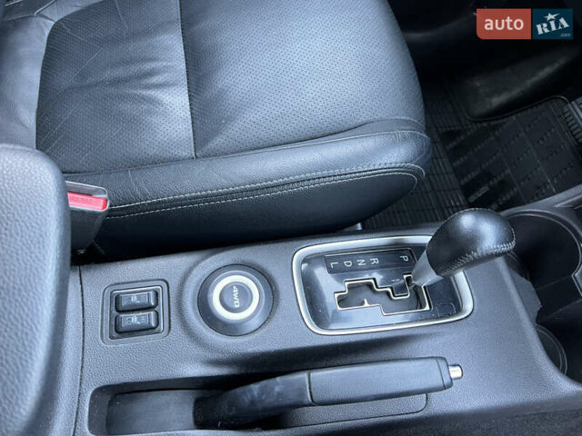 Черный Мицубиси Аутлендер, объемом двигателя 2 л и пробегом 190 тыс. км за 12500 $, фото 29 на Automoto.ua