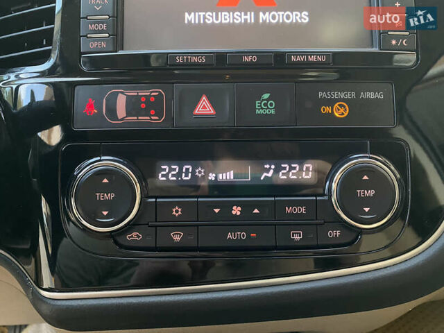 Черный Мицубиси Аутлендер, объемом двигателя 2.27 л и пробегом 241 тыс. км за 14400 $, фото 72 на Automoto.ua