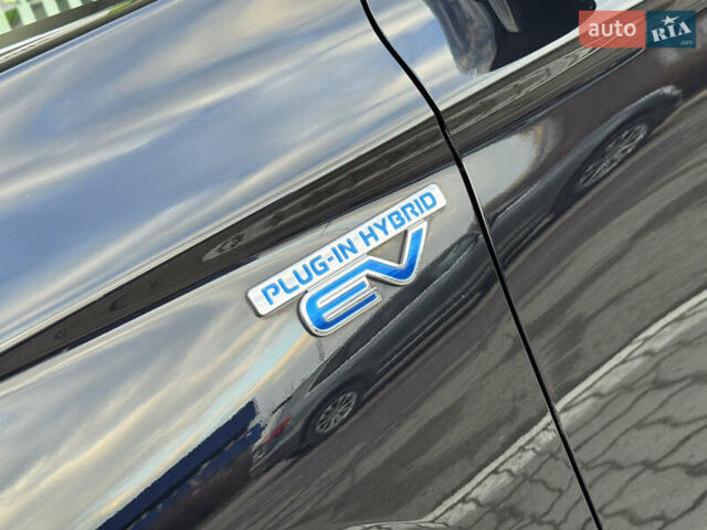 Чорний Міцубісі Аутлендер, об'ємом двигуна 2 л та пробігом 157 тис. км за 15299 $, фото 33 на Automoto.ua